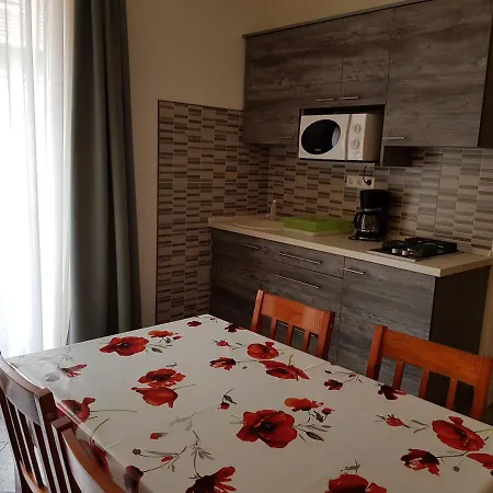 Apartment Apartmanhaz Balatonlelle